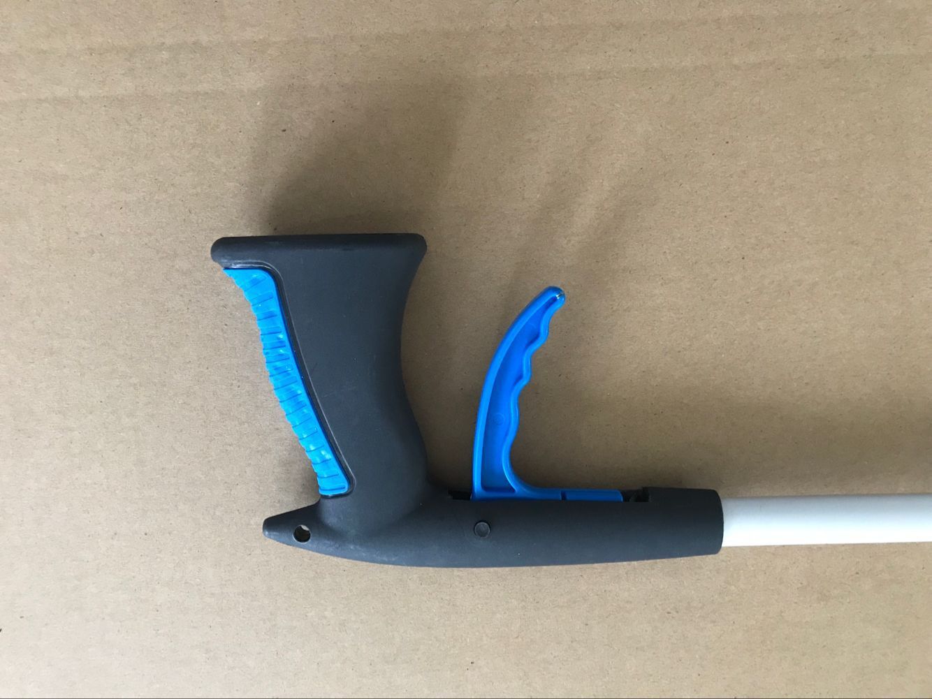 Convenient, Foldable Picker